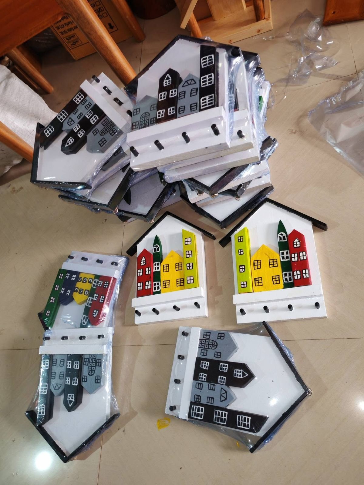 মেহগনি কাঠের কী হোল্ডার / শোপিস - Image 2