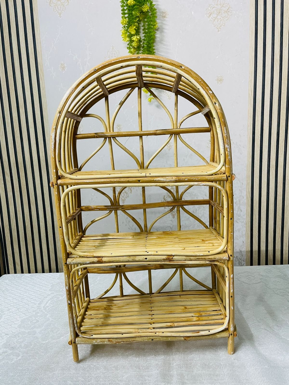 প্রিমিয়াম বেতের ৩ তাক ডেকোরেটিভ শেলফ - Image 2